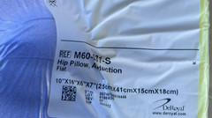 De RoyalPillow M60-032-S CONCAVE HIP ABDUCTION POSITIONER 10“X16“X7“ Exp2035