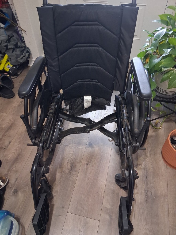 Motion Composites Helio C2 Manual Wheelchair Newton Gravity Wheels Carbon Fiber…