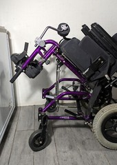 13″ Zippie by Quickie Tilt-in-Space Wheelchair – Kids/Pediatric