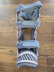 Medi Ortho G527203 Ortho Knee Grey M4S OA Comfort Size Small Right VARUS