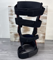 Townsend Motion Hinge Right Knee Brace Size Large Red W/ Under Sleeve READ