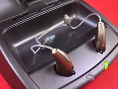 Starkey Livio Edge AI 2400 Hearing Aids with Rechargeable Case READ