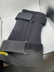 Camaro Sport Supports Thigh Sleeve – Medium – Black – Neoprene/Cotton Blend