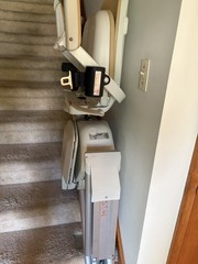 Acorn 130 Stairlift – Straight 13 Steps, W/Tracks, *LOCAL PICKUP*