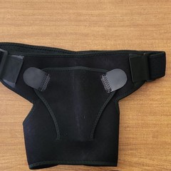 RUNZI Shoulder Support Brace w/ Pressure Pad Adjustable Black Free Size