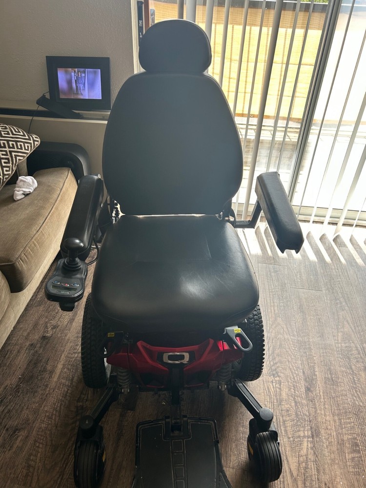 Quantum Q6 Edge 2.0 wheelchair