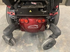 Quickie Q700m Sedeo Pro Power Wheelchair with Power Tilt, 22″ Seat, Charger