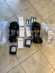 Pair 2 Right And Left Medium Core tech Coretech 845 Knee Braces New W/ Sleeves