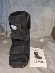 Walking Fracture Boot Short Protective Boot Fits Left or Right Foot Medium Black