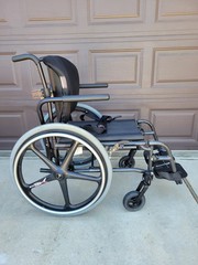 MINT UPGRADED- QUICKIE QXI folding WHEELCHAIR 18″ X 20″ Used 18″x20″ Transit