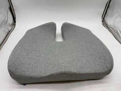 C CUSHION LAB Pressure Relief Memory Foam Seat Cushion Light Gray- USED