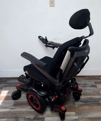 QUICKIE Q 700M WHEELCHAIR , POWER TILT,RECLINE , LEGS,LIFT,LIGHTS .