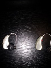 Widex Magnify 220 Hearing Aids RC—Read Description