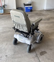 Hoveround MPV5 Power Wheelchair 4-Wheel Joystick Padded Armrest 12Hr Gray/White