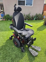 Quantum Q6 Stretto 3 Wheelchair Mint Condition 22″ Wide New Batteries