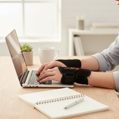 Night & Day Wrist Bundle – Copper Infused Wrist Brace & Fingerless Gloves Set