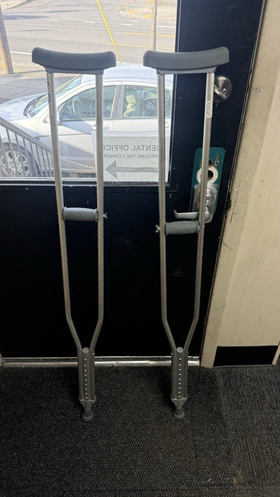 Nova Adjustable Aluminum Crutches Adult 300 lb Silver/Gray Lightweight Pair