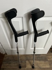 Pepe – Forearm Crutches for Adults (x2 Units, Open Cuff), Made In Europe