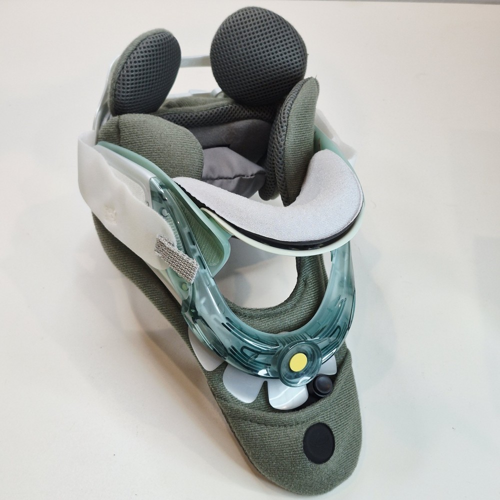 Aspen Vista Multipost Therapy Collar Universal Neck Brace 984250 Spine Support