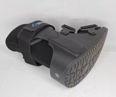 EXTRA-SMALL United Ortho Short Cam Walker Fracture Foot Boot Fits Left or Right