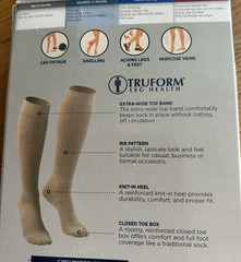 2 NIB LADIES TRUFORM MODERATE COMPRESSION KNEE HIGH SOCKS SMALL BLACK RIB PATTER