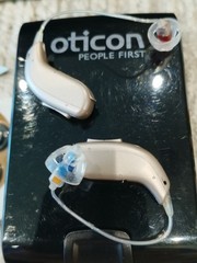 Oticon Opn 1 Hearing Aid Pair Bundle – Gold/Champagne BTE with Case & Batteries