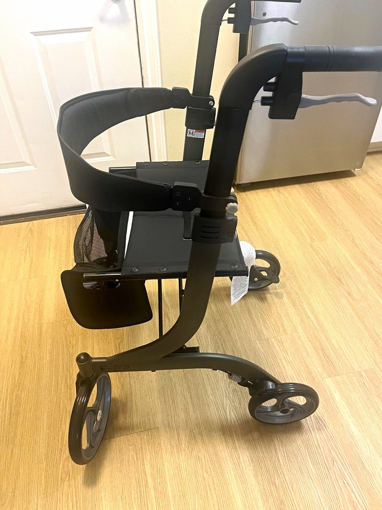 Drive F-22 4-Wheel Rollator Walker w/ Seat, Handbrakes, Basket Black/Gray