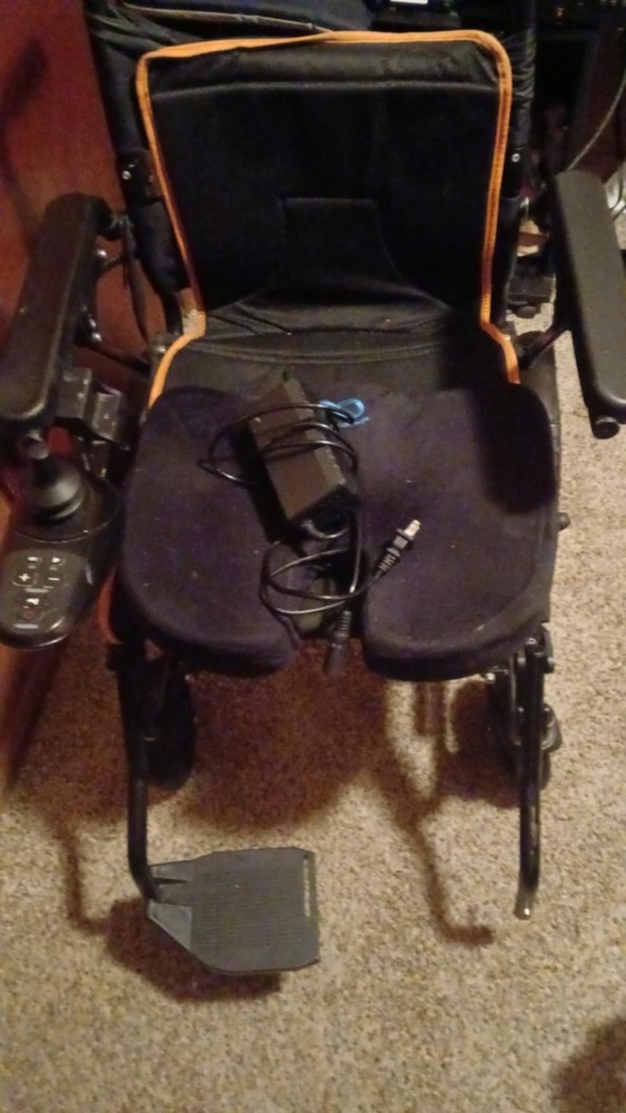 Electric, motorized wheelchair Innuovo Lightweight Compact Folding Electric