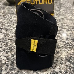 Futuro Compression Stabilizing Wrist Brace Right Large/Extra Large 1ct