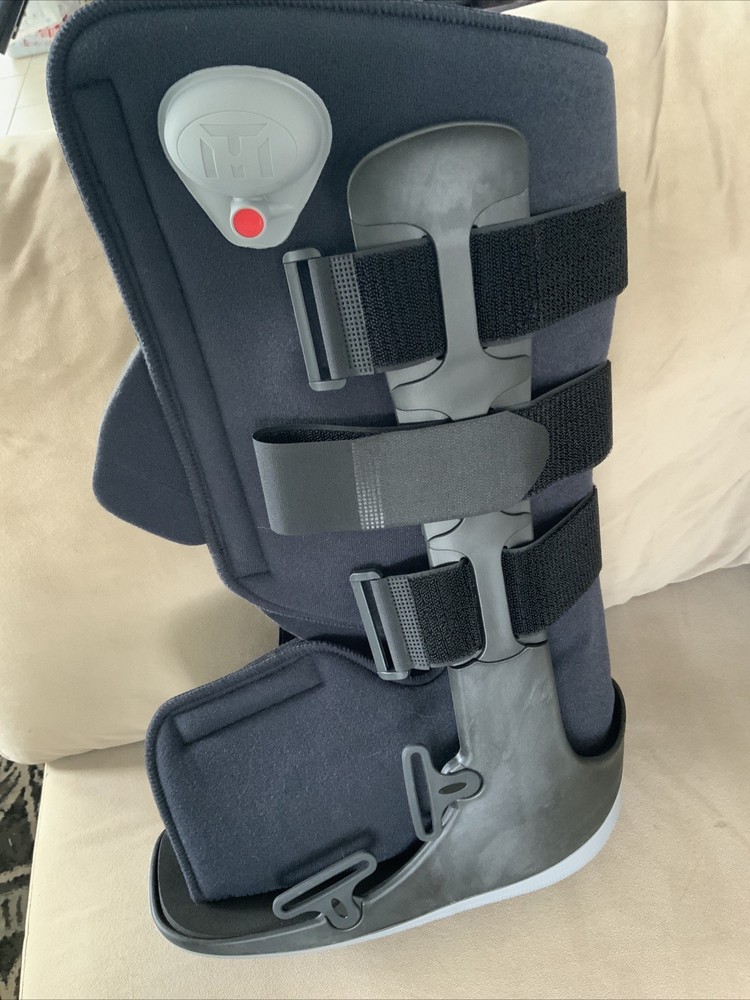 Trend Medical ActivAIR Tall Walking Boot – Size Medium (pristine)