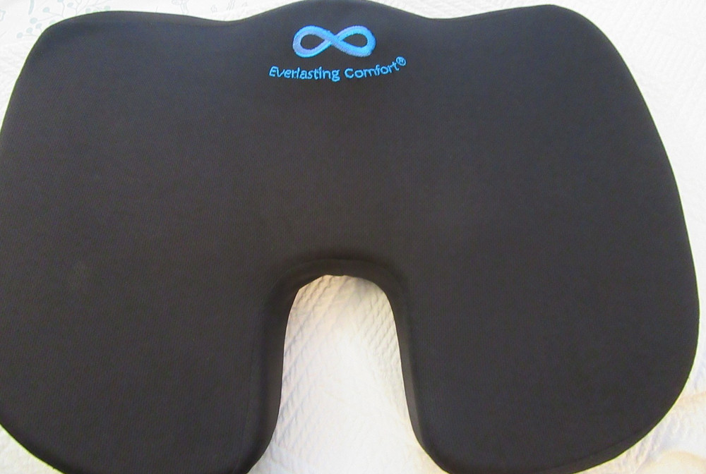 Everlasting Comfort Memory Foam Car Seat Cushion – Tailbone Pain Relief Black