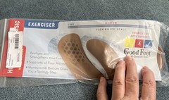New In Package GOOD FEET Arch Support Women’s Firm Exerciser W 457 Honeycomb