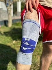 Bauerfeind GenuTrain A3 Size 2 Right Advanced Knee Joint Brace Support Patella