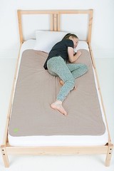 Bedwetting & Incontinence Waterproof Bed Mat – Reusable Underpad. Secure Plac…