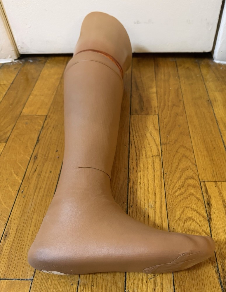 Womens Below The Knee Prosthetic Right Leg & Foot Pre-owned Free Shipping (8.5)