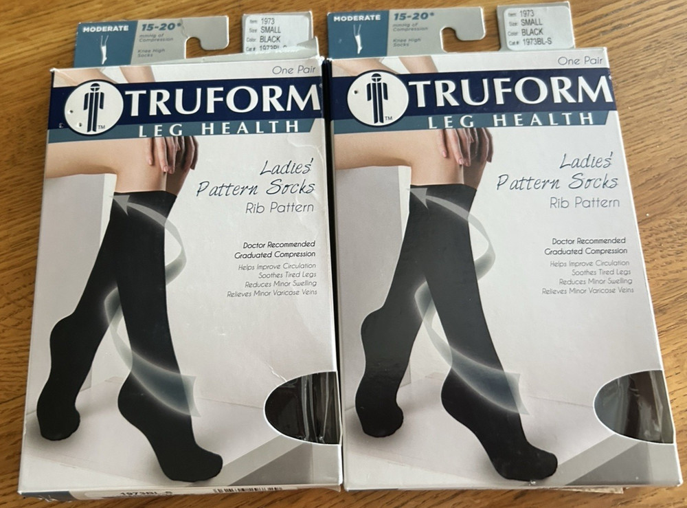 2 NIB LADIES TRUFORM MODERATE COMPRESSION KNEE HIGH SOCKS SMALL BLACK RIB PATTER