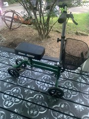 KneeRover® Steerable Knee Scooter Green With Basket & Brake Lightly Used EUC