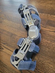 Medi Ortho G527203 Ortho Knee Grey M4S OA Comfort Size Small Right VARUS