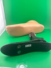trekk makstride prosthetic foot. Size 28, right shell. Max weight 300 pounds
