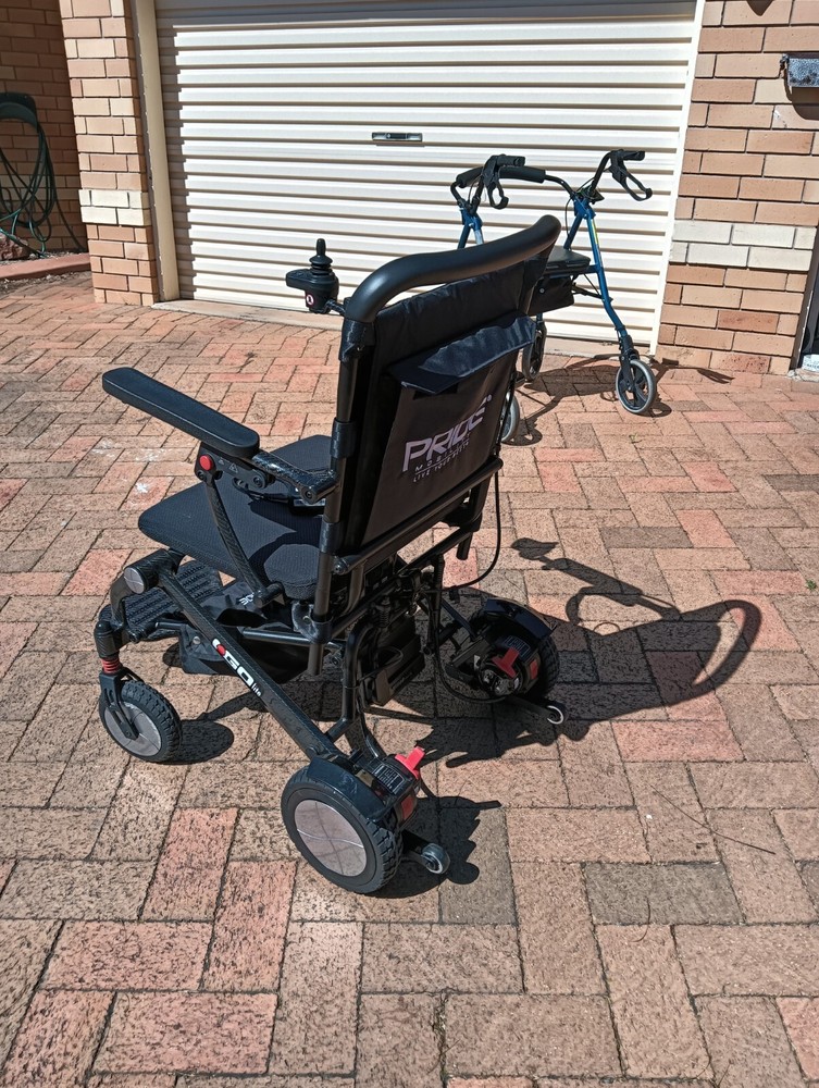 Pride Mobility Products Corp. QUANTUMQ6EDGE Power Wheelchair
