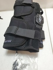 DonJoy Hinged Knee Brace Drytex Sleeve Small Lot 2