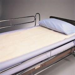 SkiL-Care Decubitus Bed Pad 30 X 40 Inch Synthetic Sheepskin Natural 501050