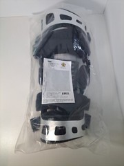 Dr Medical The Dual OA Reliever Knee Brace Size Large Right Knee KB0104-147R-03