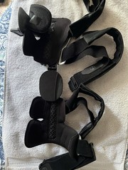 Adjustable Hinged Knee Brace Stabilizer Support w/ Straps One Size Black/Gray.
