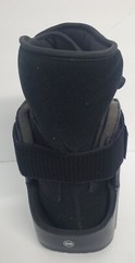United Ortho Air Stabilizer Short Walking Boot Size Small For Left Or Right Foot