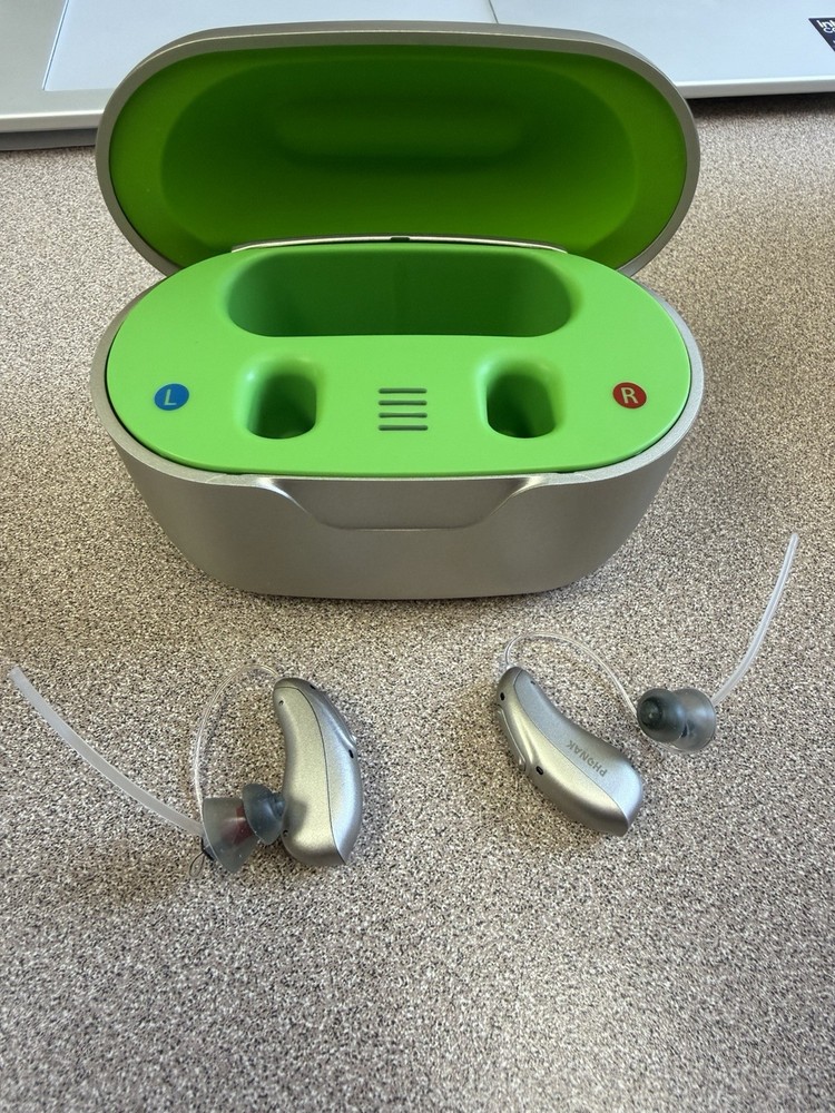 Phonak Lumity L50-RL Hearing Aids With Charger Case Go