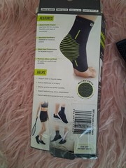 Brand New Neo G Active Ankle Support Sleeve (Size L) *NEW WITH DAMAGED BOX*