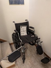 Medline K4 Basic Lightweight Elevating Wheelchair (MDS806550E)