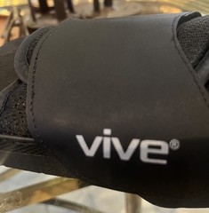 VIVE Post Op Recover Shoe w/Adjustable Strap fits Left or Right Large New