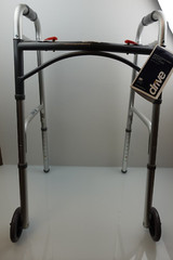 Drive Medical Deluxe Folding Walker 10210-4 5″ Wheels Weight Capacity 350 – New